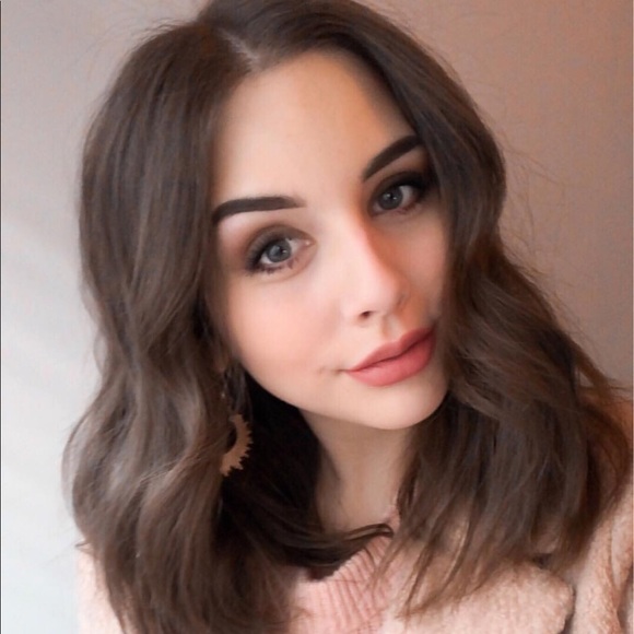 Meet your Posher, Janelle - Picture 1 of 1